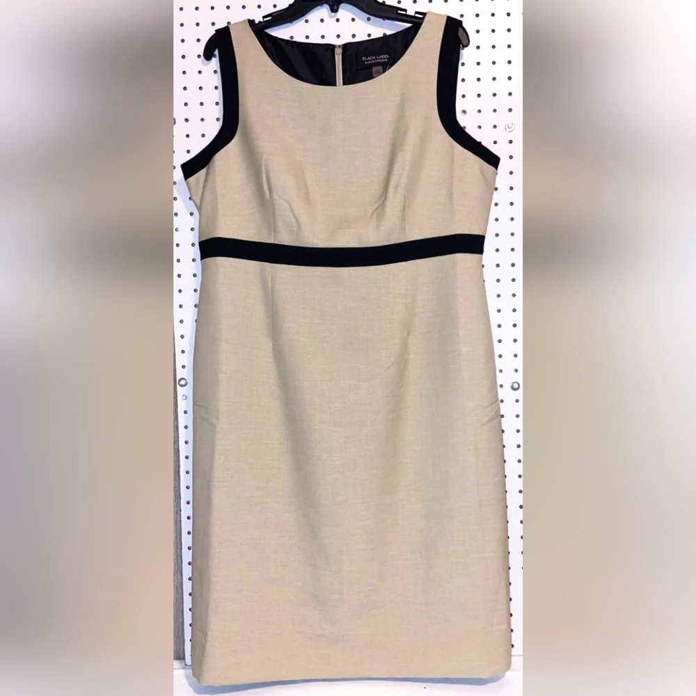 Elegant Beige Sleeveless Dress
